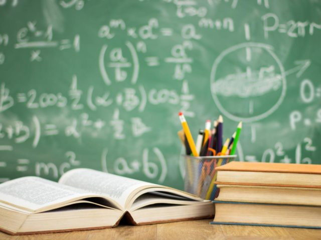 shutterstock_CLASSROOM
